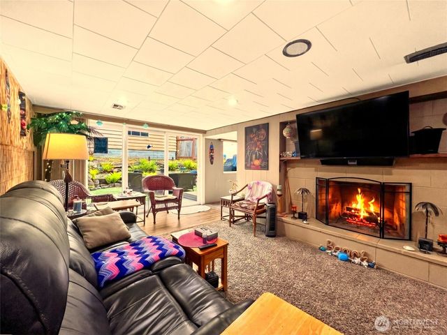 610 4th Street NE, Puyallup, WA 98372