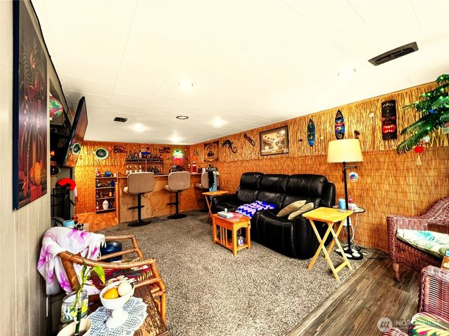 610 4th Street NE, Puyallup, WA 98372