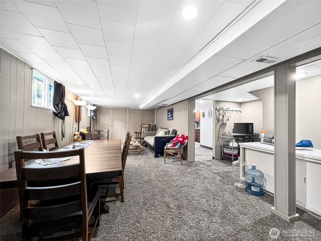 610 4th Street NE, Puyallup, WA 98372