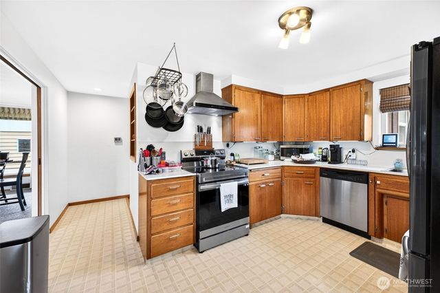 610 4th Street NE, Puyallup, WA 98372