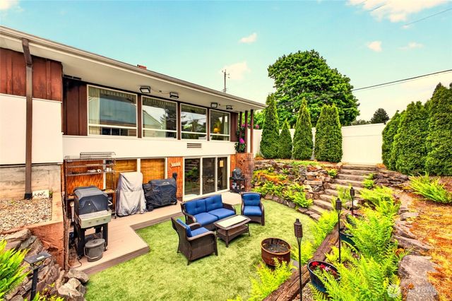 610 4th Street NE, Puyallup, WA 98372