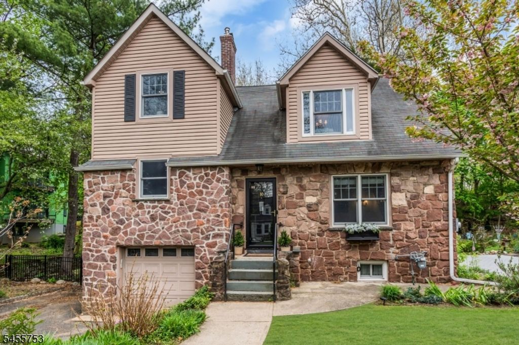 10 Passaic Ave, Roseland Boro, NJ 07068 — exterior