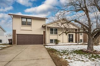 136 Universal Drive, St Peters, MO 63376