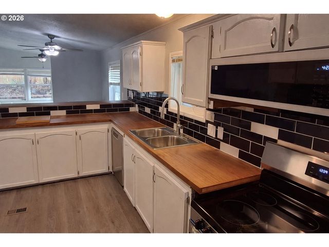 8300 Ne QUATAMA St 159, Beaverton, OR 97006