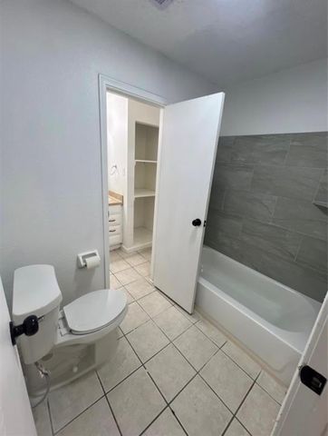 12707 Mosscrest Drive, Houston, TX 77048