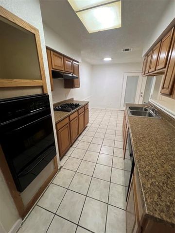 12707 Mosscrest Drive, Houston, TX 77048