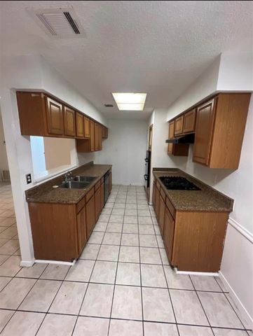 12707 Mosscrest Drive, Houston, TX 77048