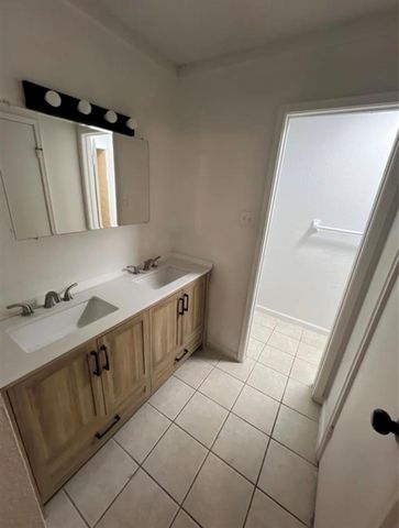 12707 Mosscrest Drive, Houston, TX 77048