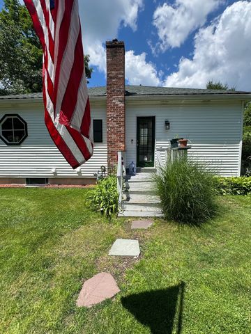 79 Adams St, Medfield, MA 02052