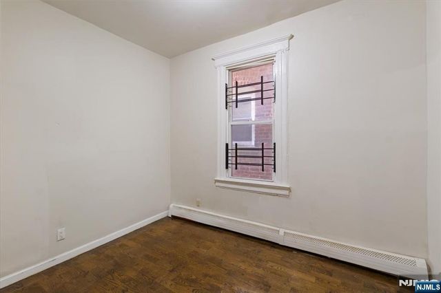 422 Jelliff Avenue, Newark, NJ 07112