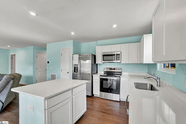220 Highland Station Drive, Clinton, SC 29325