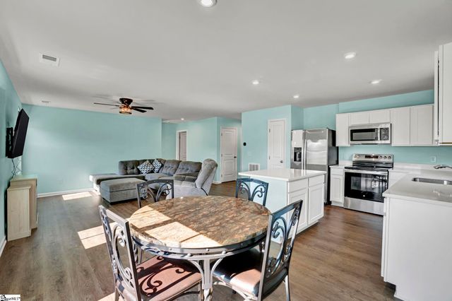 220 Highland Station Drive, Clinton, SC 29325