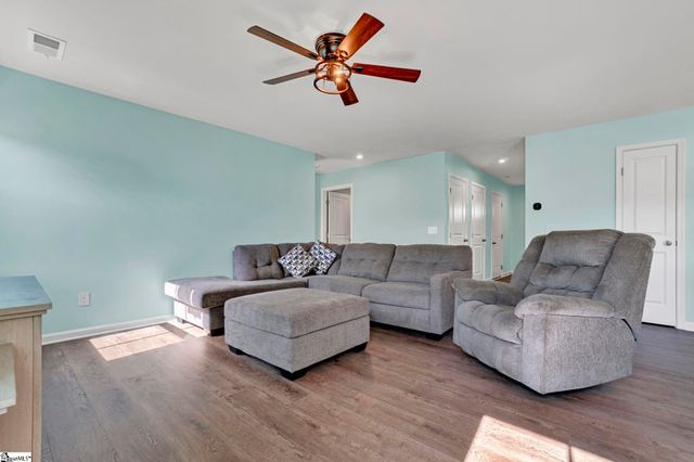 220 Highland Station Drive, Clinton, SC 29325