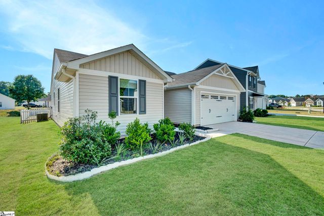 220 Highland Station Drive, Clinton, SC 29325
