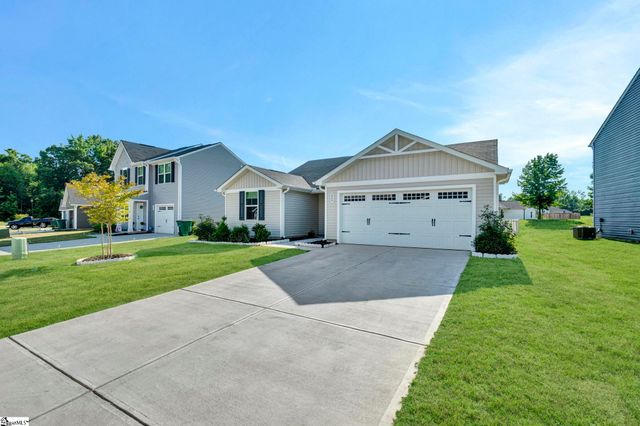 220 Highland Station Drive, Clinton, SC 29325