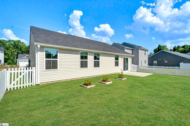 220 Highland Station Drive, Clinton, SC 29325