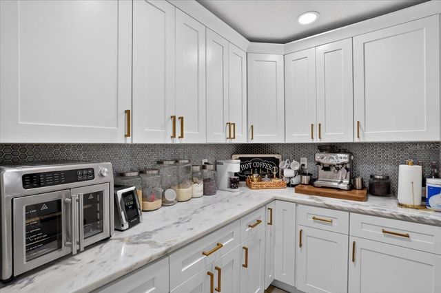 205 CAGLE ROAD, Brandon, FL 33511