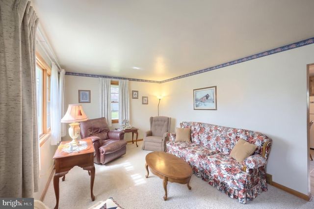 60 MEADOW LN, Gettysburg, PA 17325