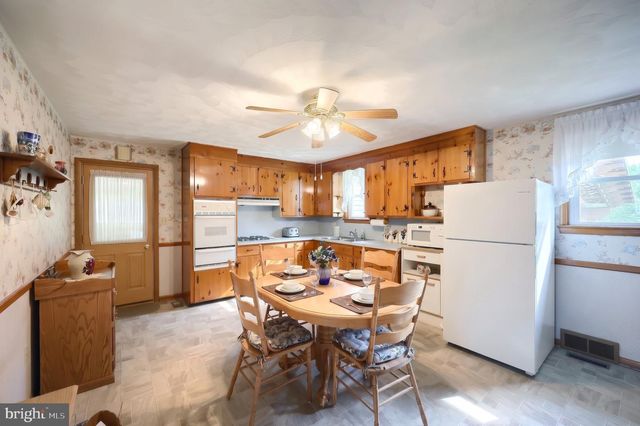 60 MEADOW LN, Gettysburg, PA 17325