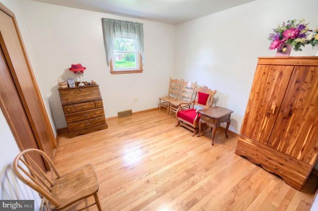 60 MEADOW LN, Gettysburg, PA 17325