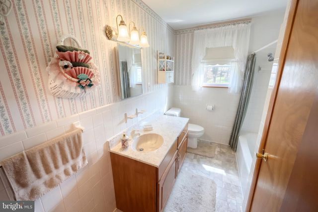 60 MEADOW LN, Gettysburg, PA 17325