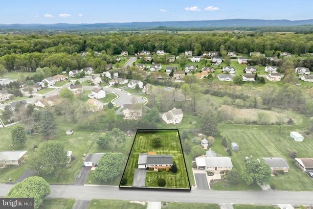60 MEADOW LN, Gettysburg, PA 17325