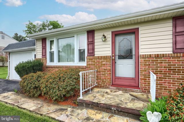 60 MEADOW LN, Gettysburg, PA 17325