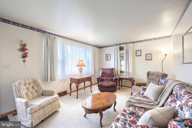 60 MEADOW LN, Gettysburg, PA 17325