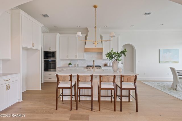 102 Saltmeadow Lane, Lafayette, LA 70508