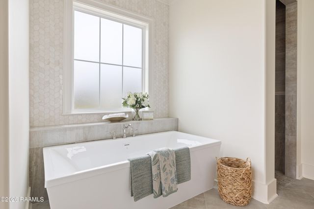 102 Saltmeadow Lane, Lafayette, LA 70508