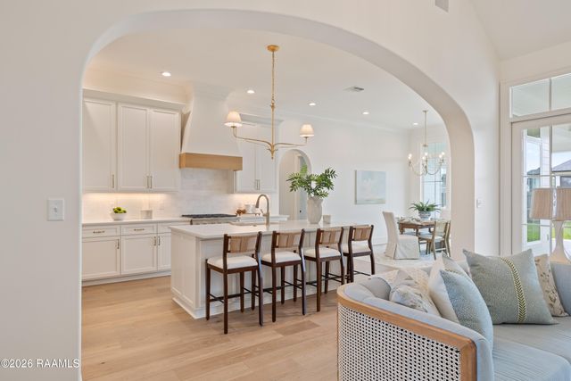 102 Saltmeadow Lane, Lafayette, LA 70508