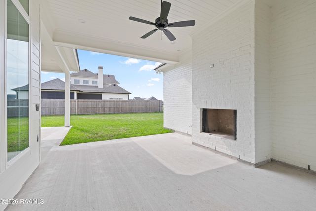 102 Saltmeadow Lane, Lafayette, LA 70508