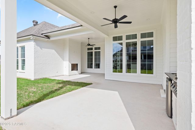 102 Saltmeadow Lane, Lafayette, LA 70508