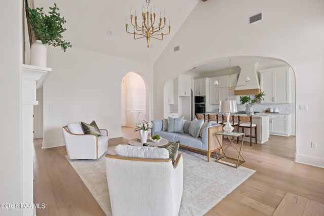 102 Saltmeadow Lane, Lafayette, LA 70508