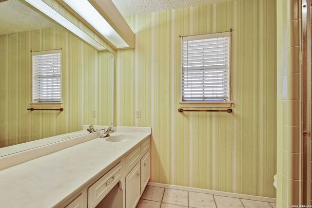 5927 WILDWIND DR, Windcrest, TX 78239