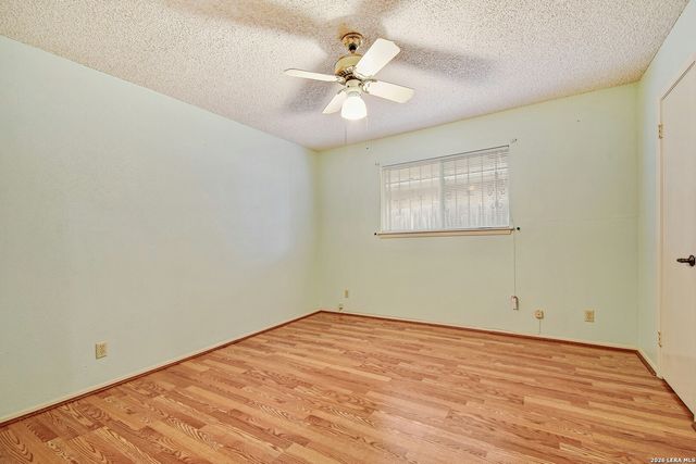 5927 WILDWIND DR, Windcrest, TX 78239