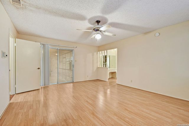 5927 WILDWIND DR, Windcrest, TX 78239