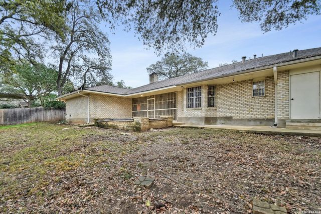 5927 WILDWIND DR, Windcrest, TX 78239