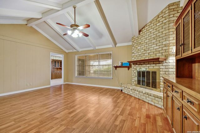 5927 WILDWIND DR, Windcrest, TX 78239