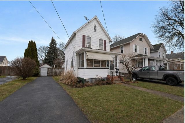121 West Filbert Street, East Rochester, NY 14445