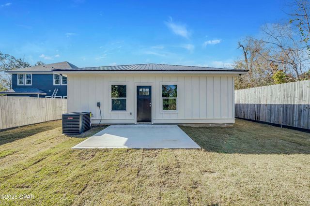 150 Bayou Avenue, Panama City, FL 32401