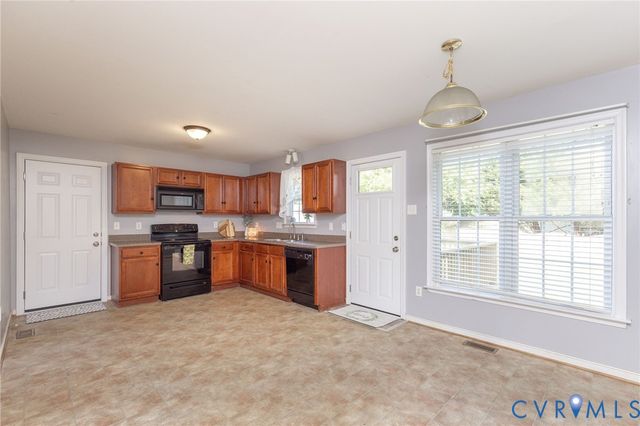 6024 Walking Path Ln, Midlothian, VA 23112