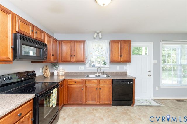 6024 Walking Path Ln, Midlothian, VA 23112