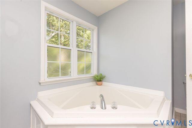 6024 Walking Path Ln, Midlothian, VA 23112