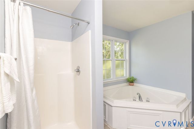 6024 Walking Path Ln, Midlothian, VA 23112