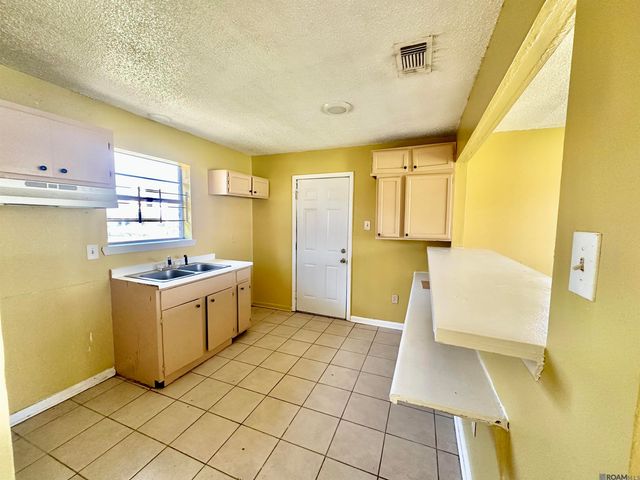 3114 Oswego, Baton Rouge, LA 70805