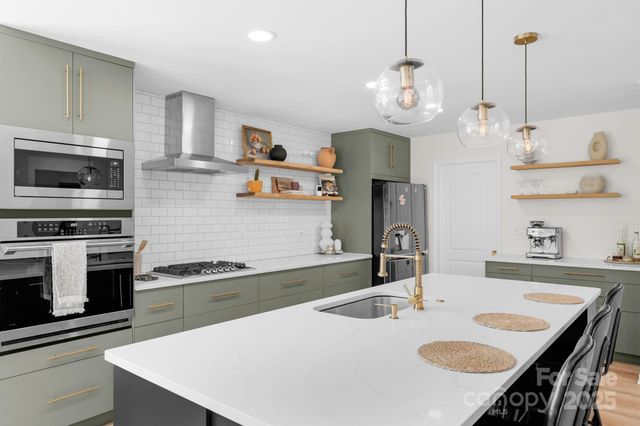 12847 Connemara Court, Midland, NC 28107