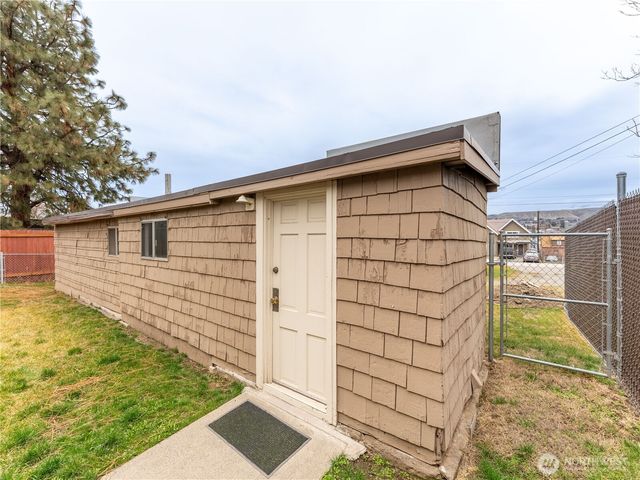 616 S Chelan Avenue, Wenatchee, WA 98801