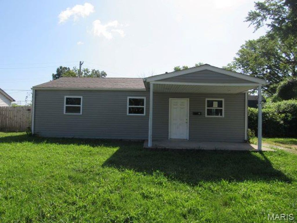 2 Saint Luke Court, Cahokia, IL 62206