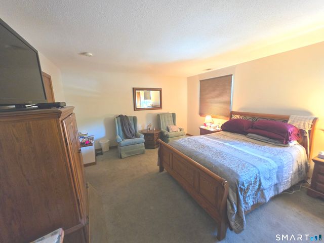 25 Robin Brook Drive 25, Newington, CT 06111